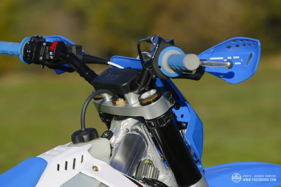 photo guidon moto enduro 300 TM 2016