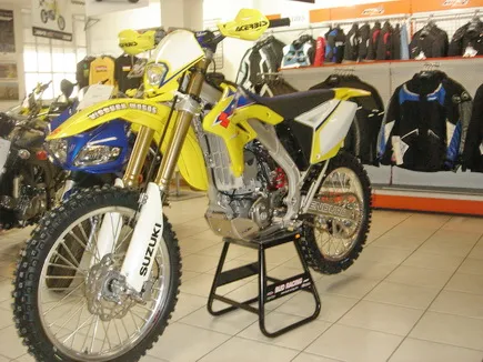 moto suzuki enduro 450 rmz