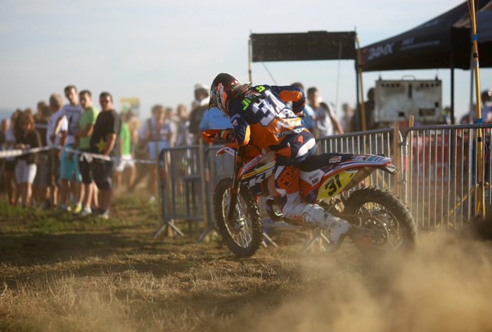 Jeremy Joly aura tout donné mais ça ne suffira pas à stopper la remontée d'Antoine Basset jeremy joly 300 ktm uzerche