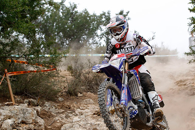 loic larrieu pilote Yamaha outsiders enduro lors du GP du Maroc