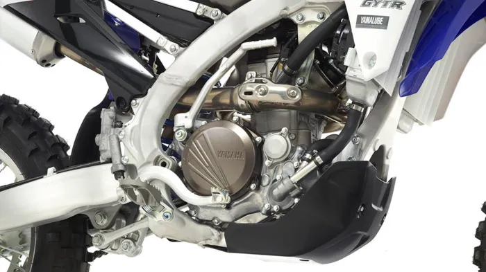 le moteur incliné dérivé du modèle cross 2014 moteur yamaha 250 WRF 2015
