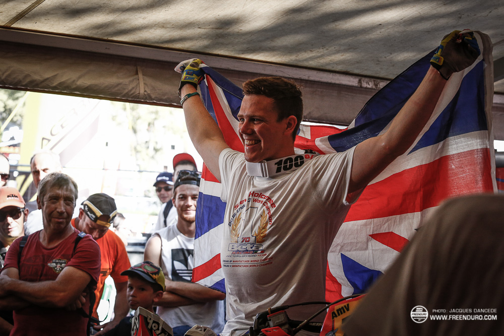 Steve Holcombe champion du monde Enduro3 en  2016 avec la marque Beta