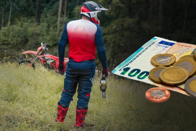 Pilote enduro avec équipement complet