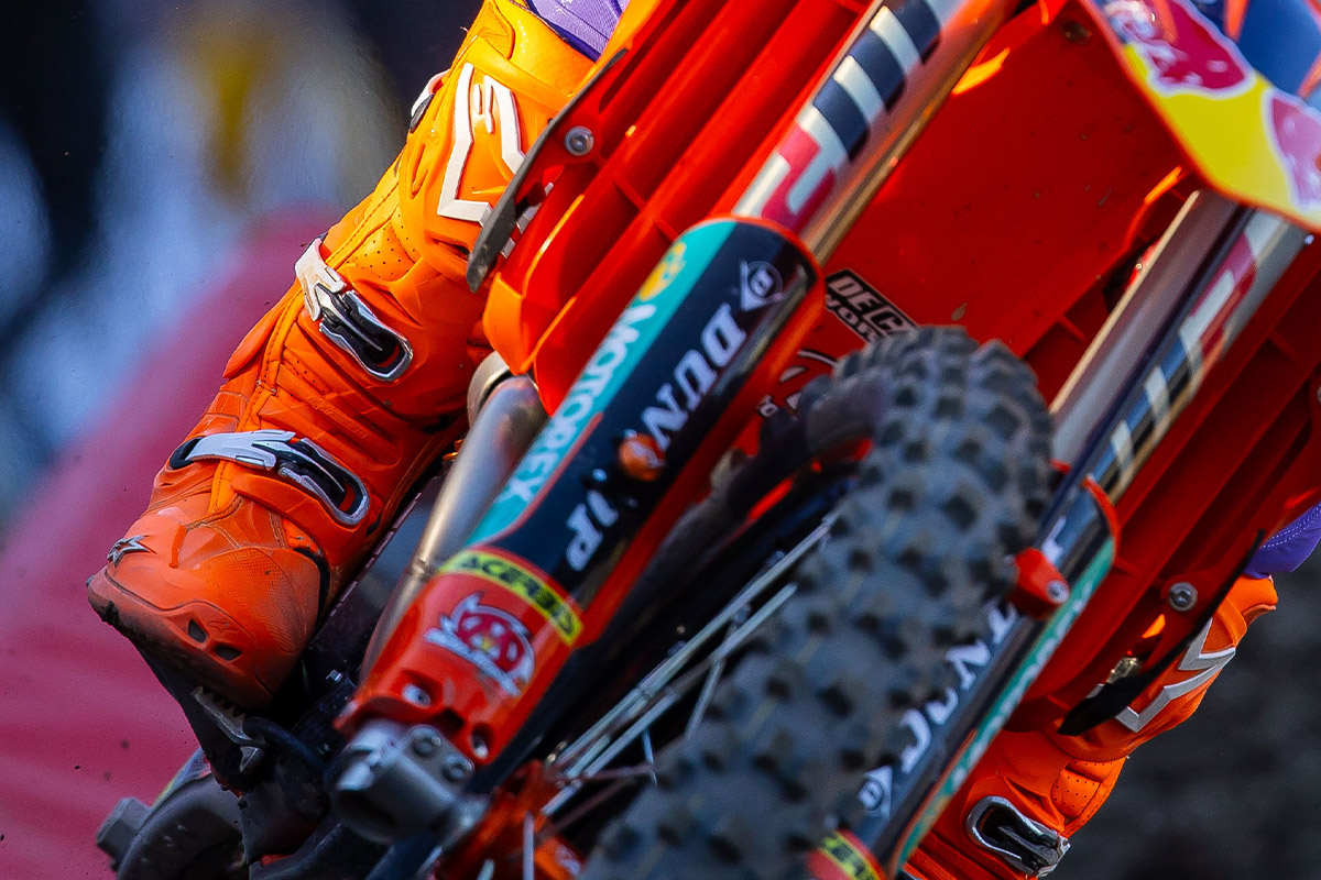 Tech 10 supervented boots