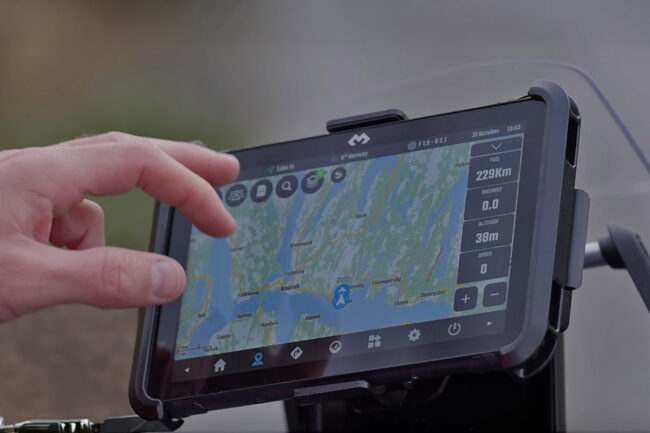 navigation sur carte DMD2 avec tablette moto trail