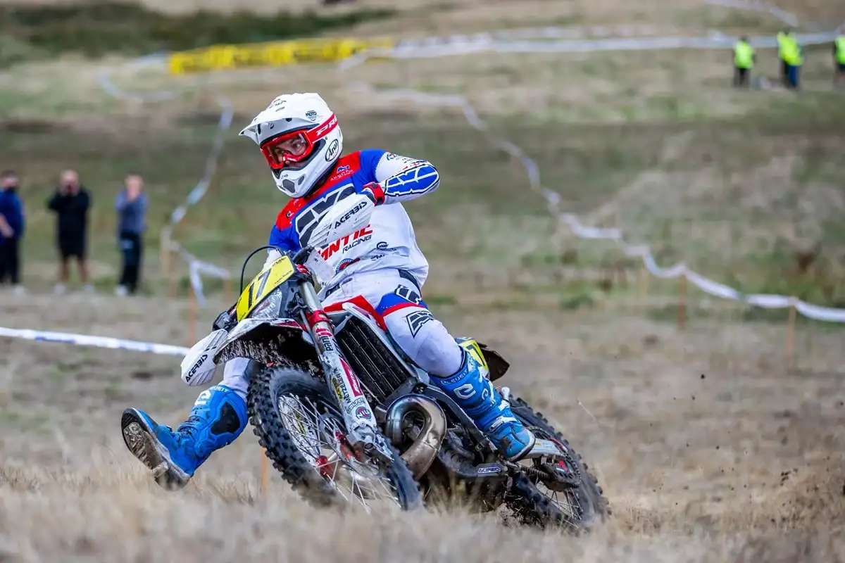 Résultats CDF Enduro Peyrat-le-Château 2026 J1 : Théo Espinasse dans le Limousin