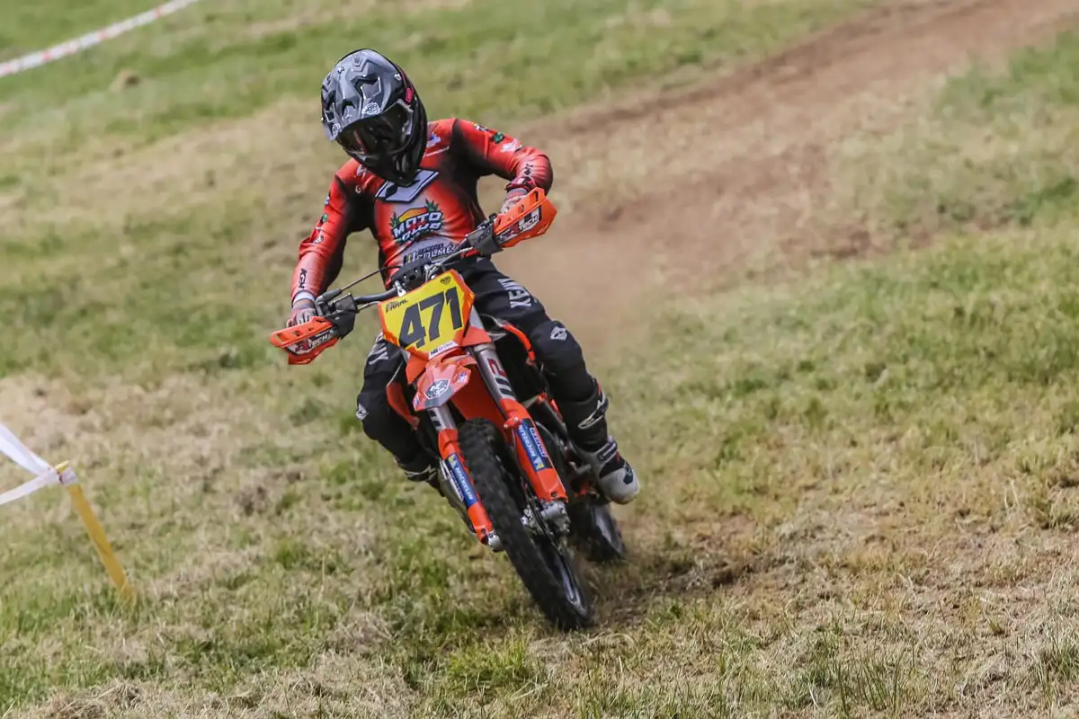 Elio Faral pilote 85 ktm enduroKID auzole