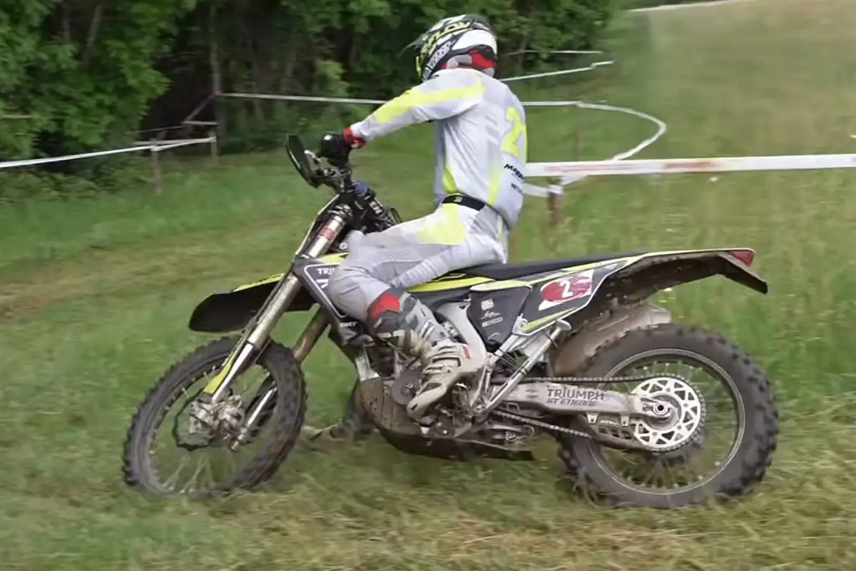 Killian Lunier pilote Triumph enduro 