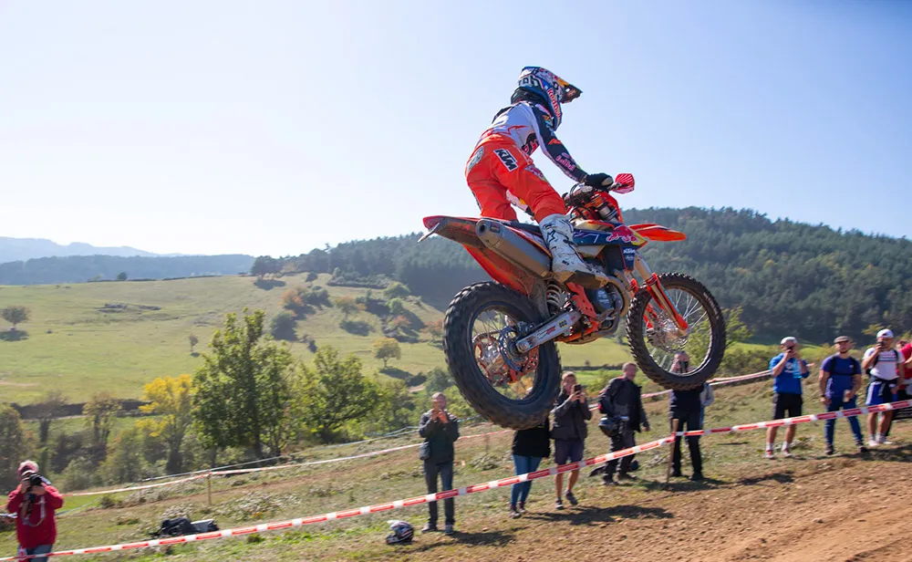 pilote Moto enduro KTM