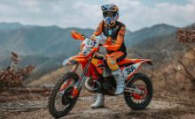 Zoom KTM 300 EXC Factory 2025 Lettenbichler : l’arme ultime pour décrocher un 4e titre hard enduro ? 