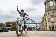 SuperEnduro dans les rues de Newcastle : Billy Bolt remporte le Red Bull Tyne Ride 2025 ! SuperEnduro dans les rues de Newcastle : Billy Bolt remporte le Red Bull Tyne Ride 2025 !