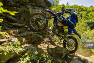 Red Bull Romaniacs 2026 – Jour 3 : Kabakchiev arrache la victoire, grosse frayeur pour Lettenbichler ! (+ vidéos) Red Bull Romaniacs 2026 – Jour 3 : Kabakchiev arrache la victoire, grosse frayeur pour Lettenbichler ! (+ vidéos)