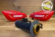 Test : Circuit Equipement poignées lock-on Kira & protège-mains Vector, le combo imbattable à moins de 70 € ? Test : Circuit Equipement poignées lock-on Kira & protège-mains Vector, le combo imbattable à moins de 70 € ?