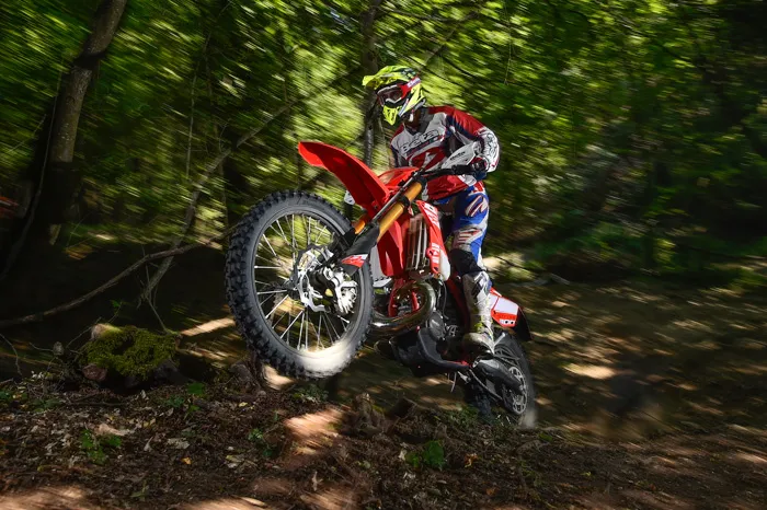 Essai moto enduro :  les Beta 250 RR et 300R 2016