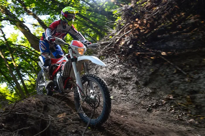 Comparatif enduro : Beta 300 Xtrainer et Beta 300RR 2016