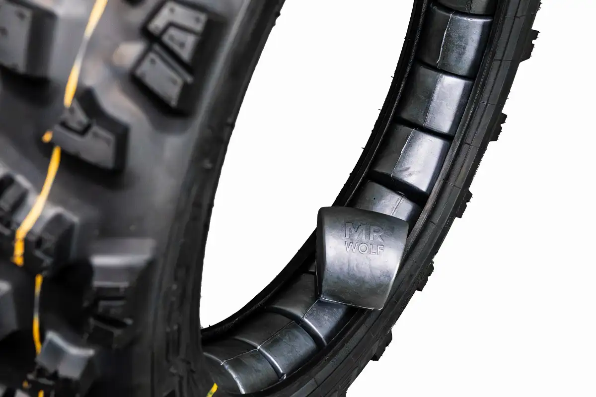 Pneu enduro avec  mousses Mr WOLF Lunar 2.0
