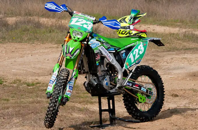 moto Kawasaki 250 KXF enduro
