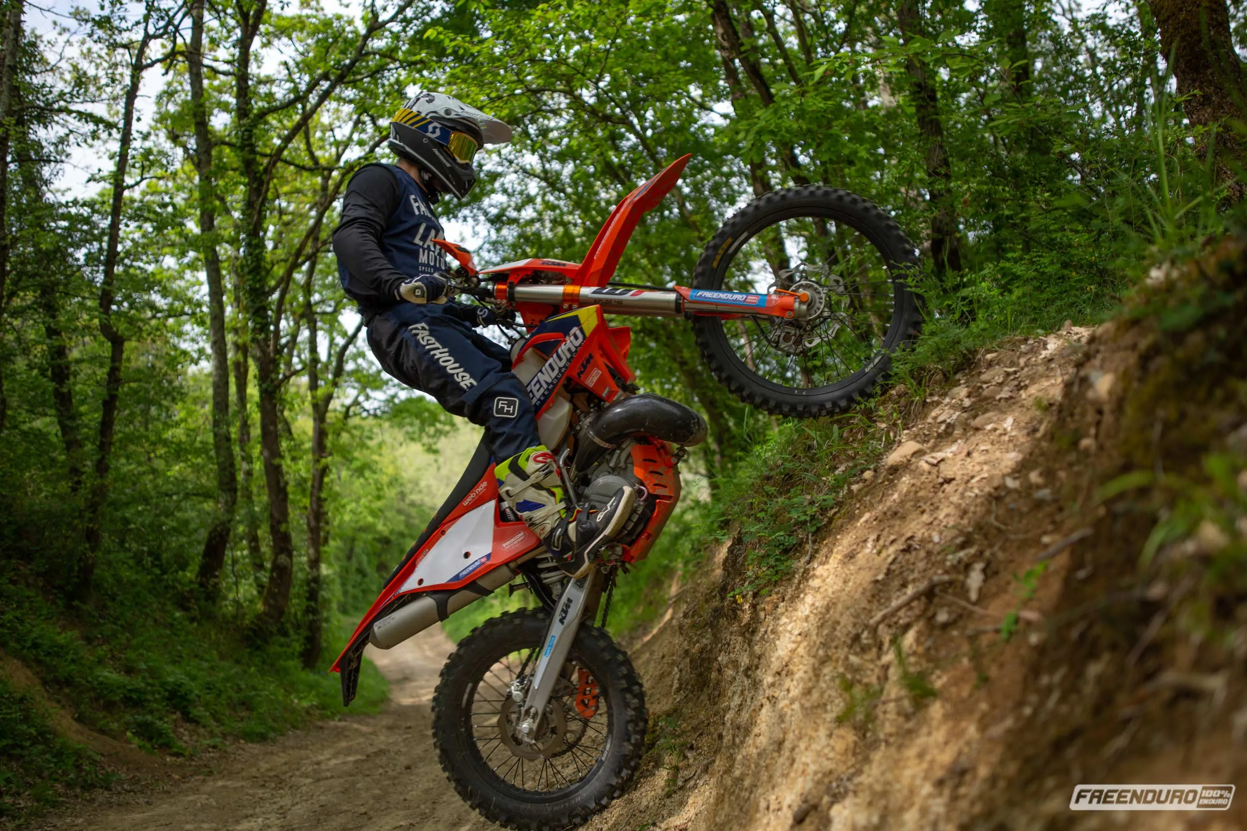 Test en mode enduro de la tenue Fasthouse essai enduro moto Fasthouse 2018 24