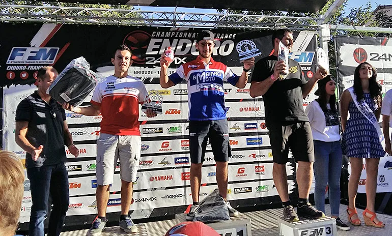 Beauchet Hugo #519 sur la plus haute marche du podium N3 à Brioude podium enduro france ambiance beta