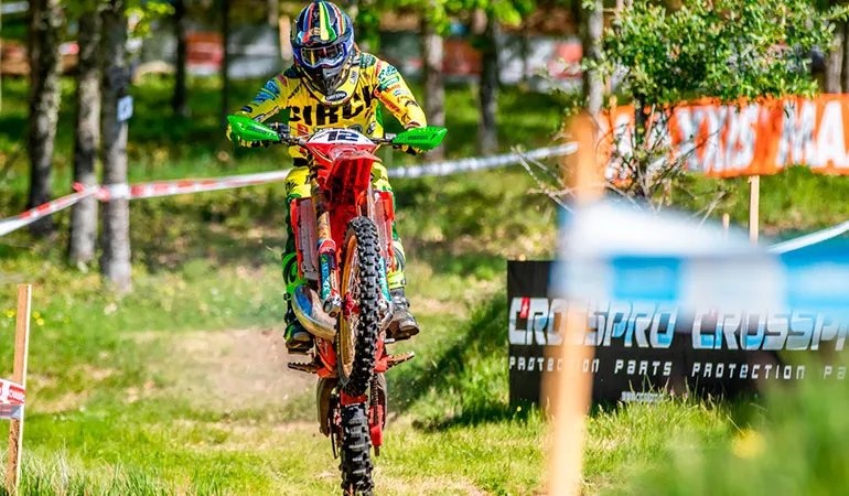 Brad Freeman second en EnduroGP et victorieux en catégorie E1 Brad freeman enduroGP portugal J1