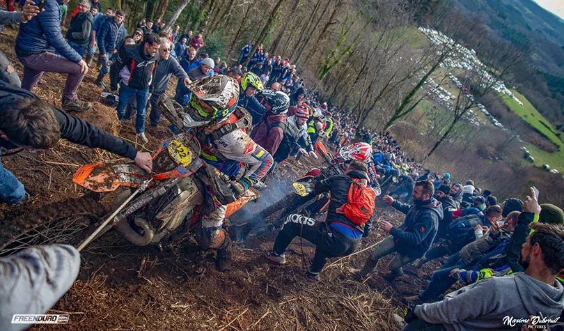 photo grimpette pilotes motos enduro Peyrat Le Chateau