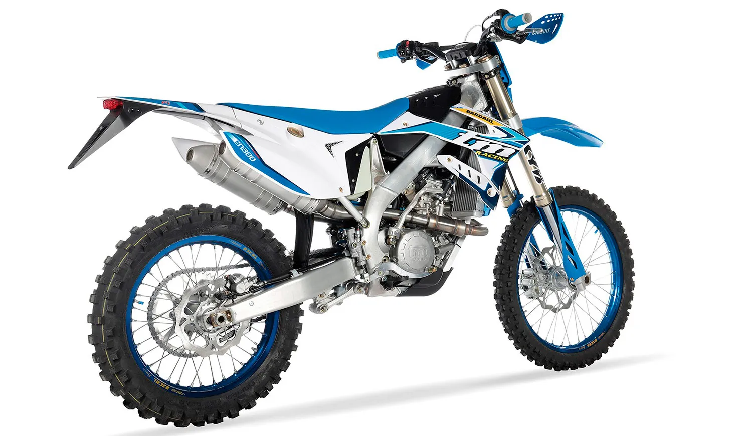 La moto championne du monde E2 avec Loïc Larrieu hérite pour 2020 d'une double sortie d'échappement tm en 300 fi 4t 2020