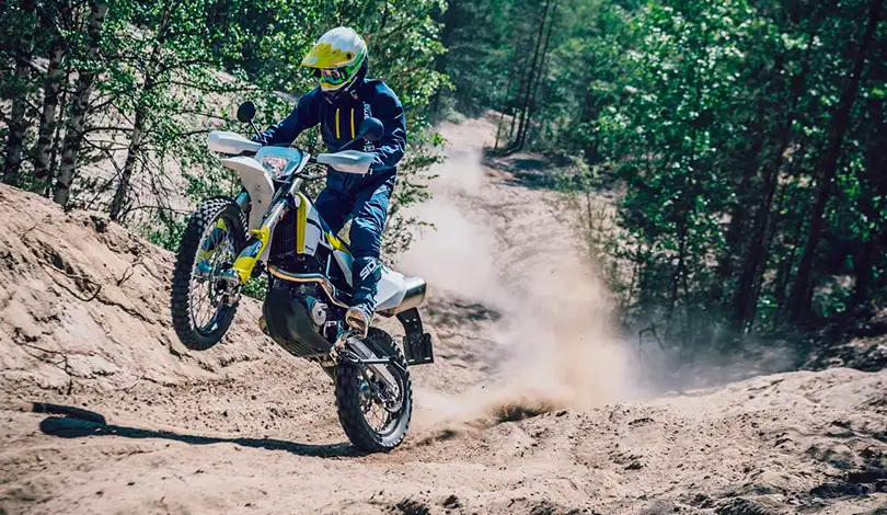 husqvarna 701 LR 2020 moto action