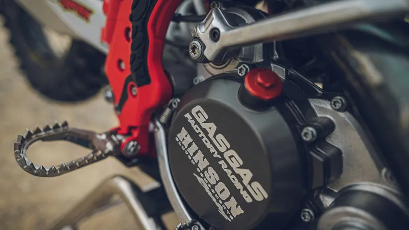 Cales-pied titane , couvercle d'embrayage Hinson et kick cale piead titana gasgas enduro