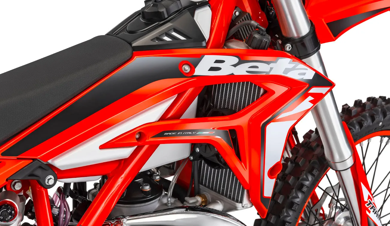 beta XTRaINER 2023 moto plastiques