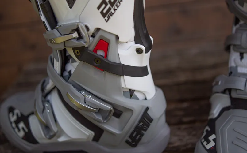 boucle bottes LEATT 5 5 freenduro