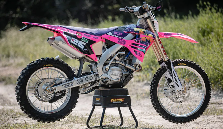 moto Matteo Cavallo TM racing pink edition