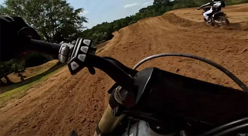 guidon triumph motocross
