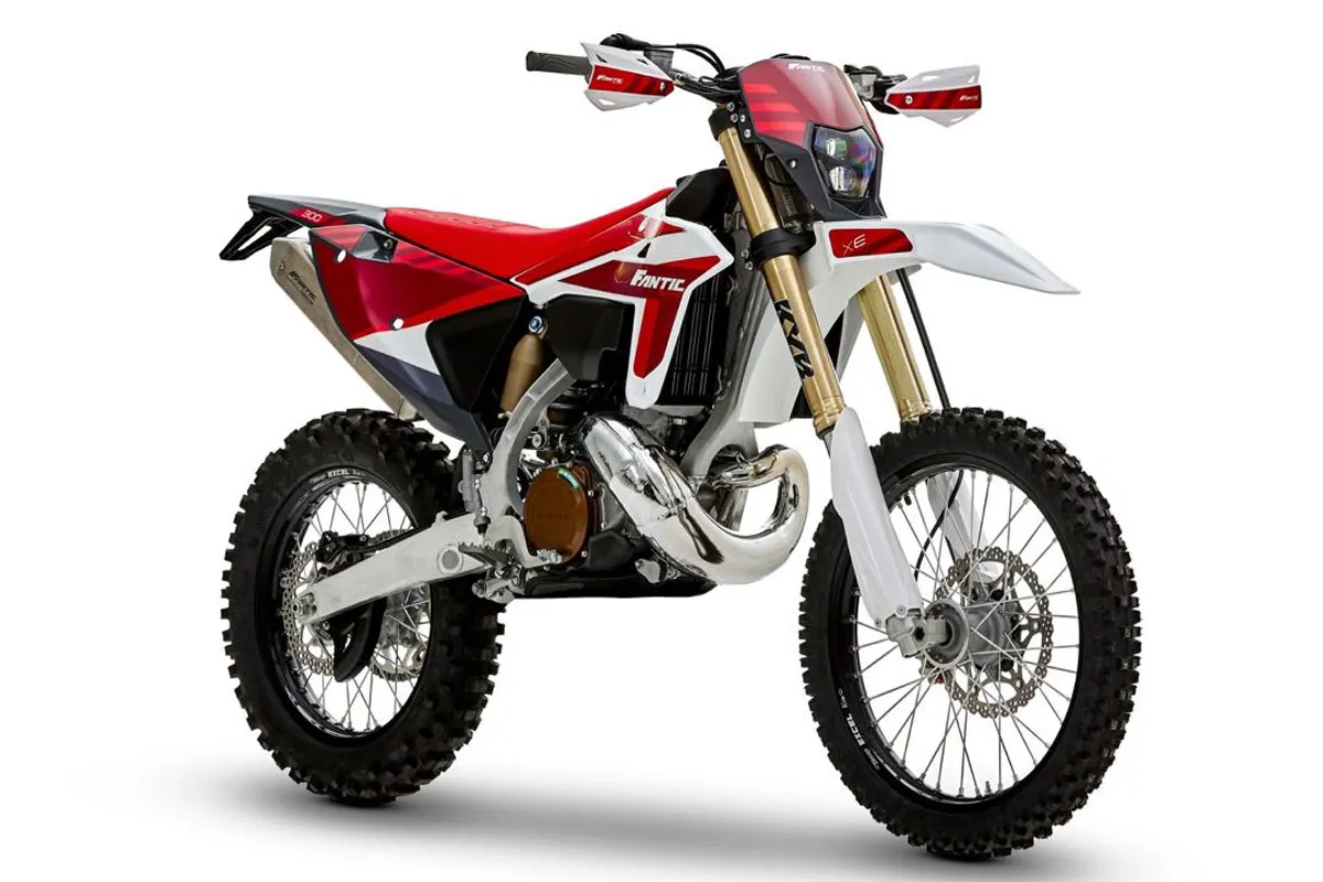 moto enduro Fantic 300 XE 2024 enduro