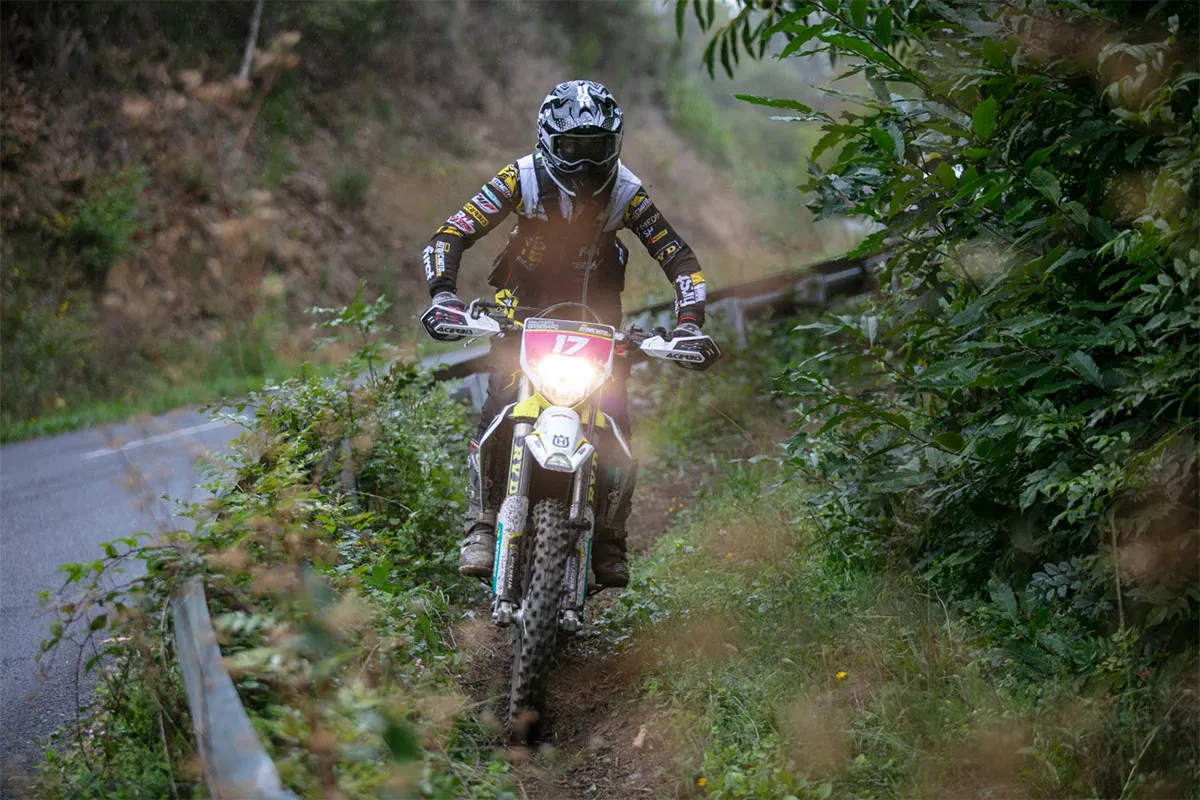 Pilote moto enduro France FFM