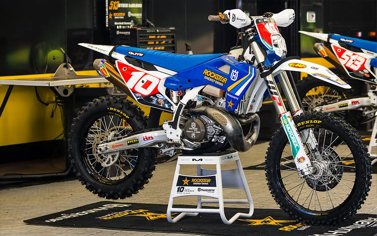 Moto Husqvarna 300 Te 2T déco bleu