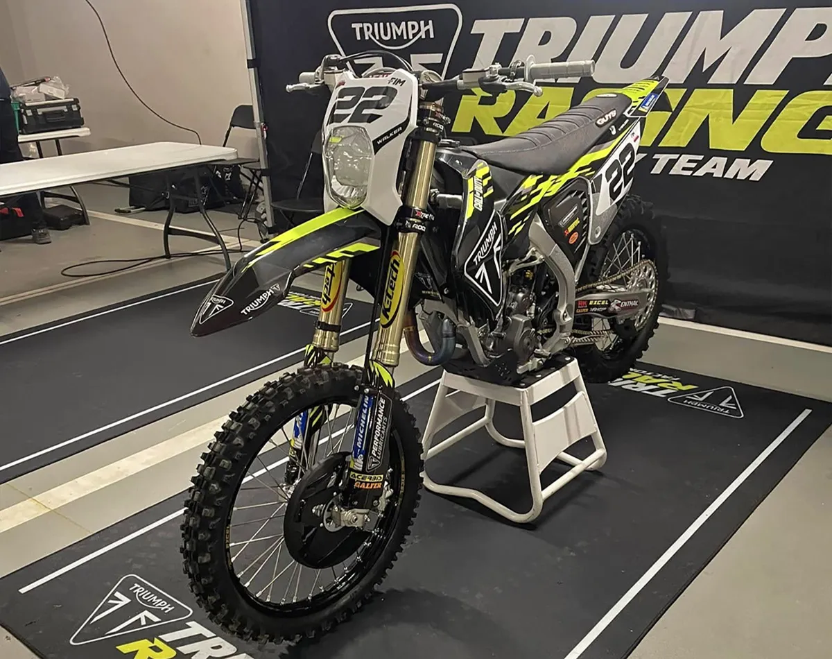 triumph 250 enduro moto jonny walker