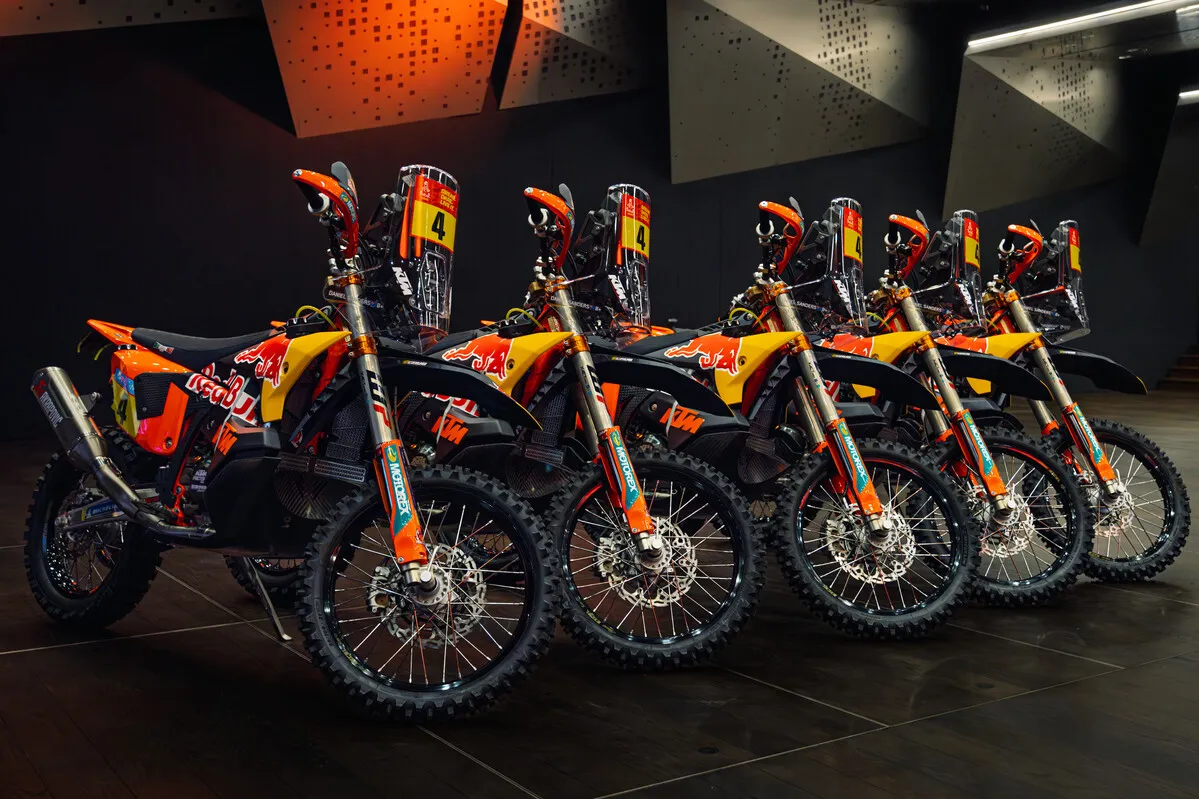 694016 2026 KTM 450 RALLY REPLICA DANIEL SANDERS EDITION MY26 KTM 450 RALLY REPLICA DANIEL SANDERS EDITION DANIEL SANDERS REPLICA