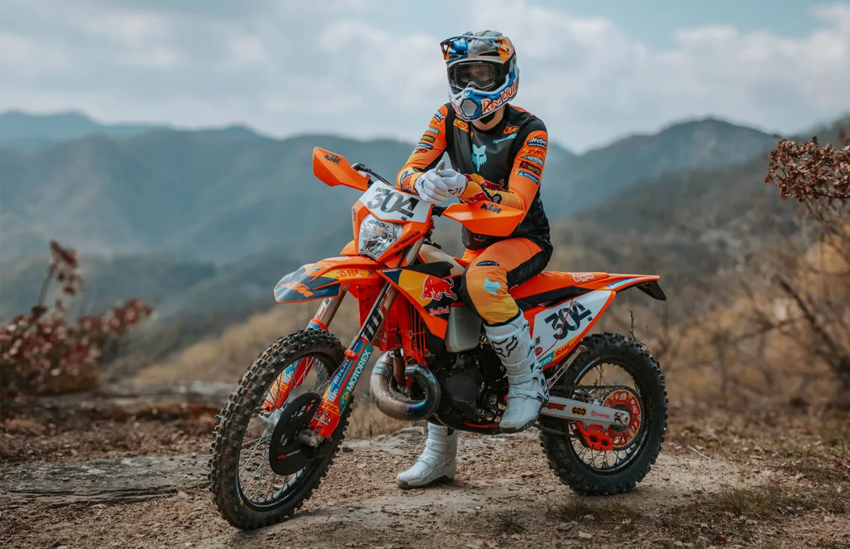 manuel Lettenbichler et sa KTM officielle 2025