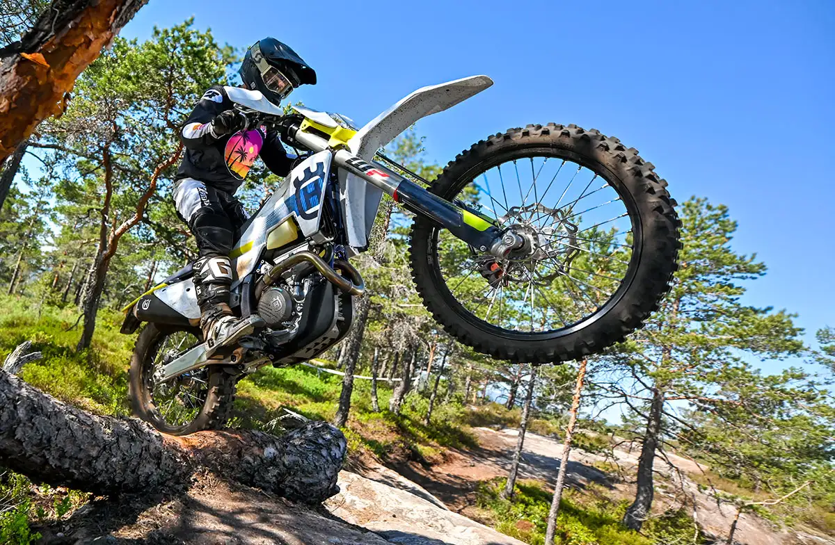 Moto Husqvarna 450 FE 4 temps enduro