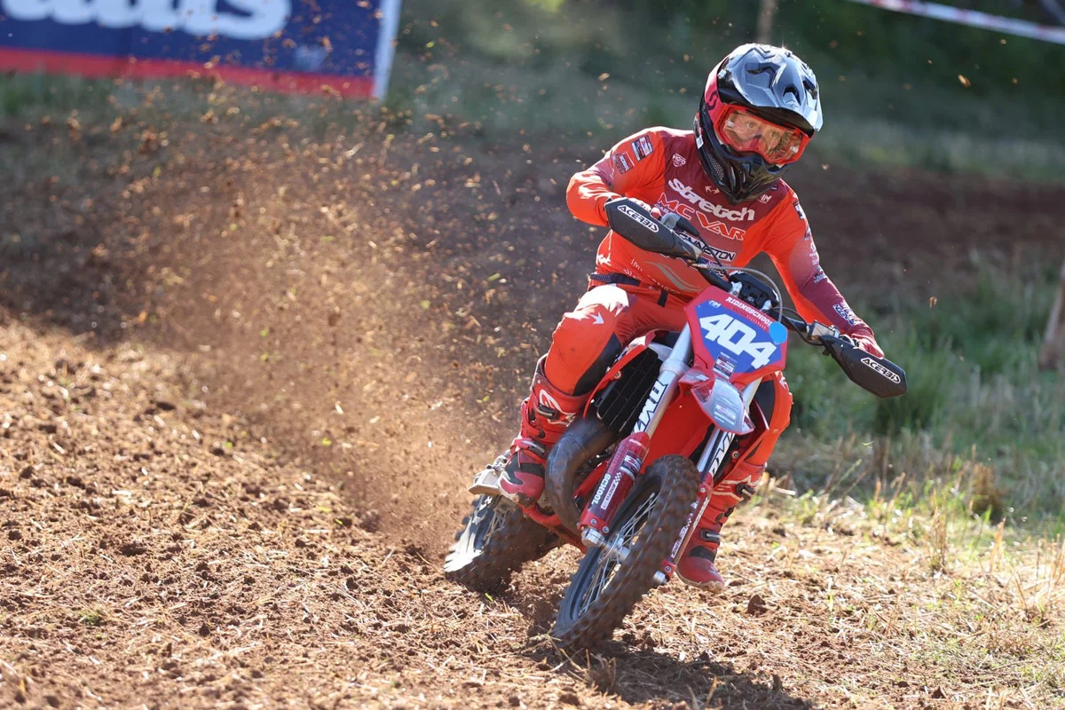 Matti Deparrois pilote Enduro KID à Chanac