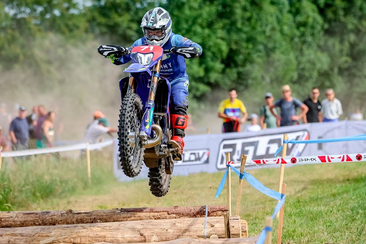 Antoine Magain pilote Sherco enduro  en action à Vaney