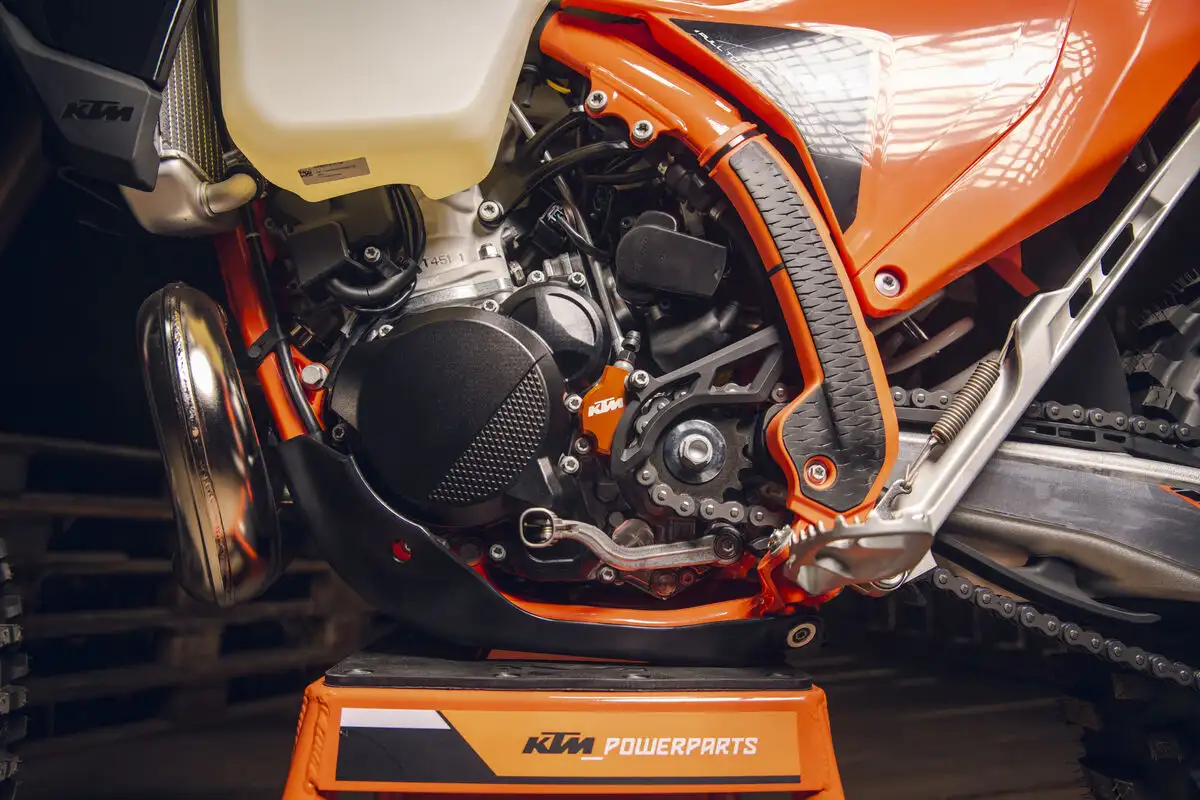 moto KTM 300 hardenduro 2027 4 4