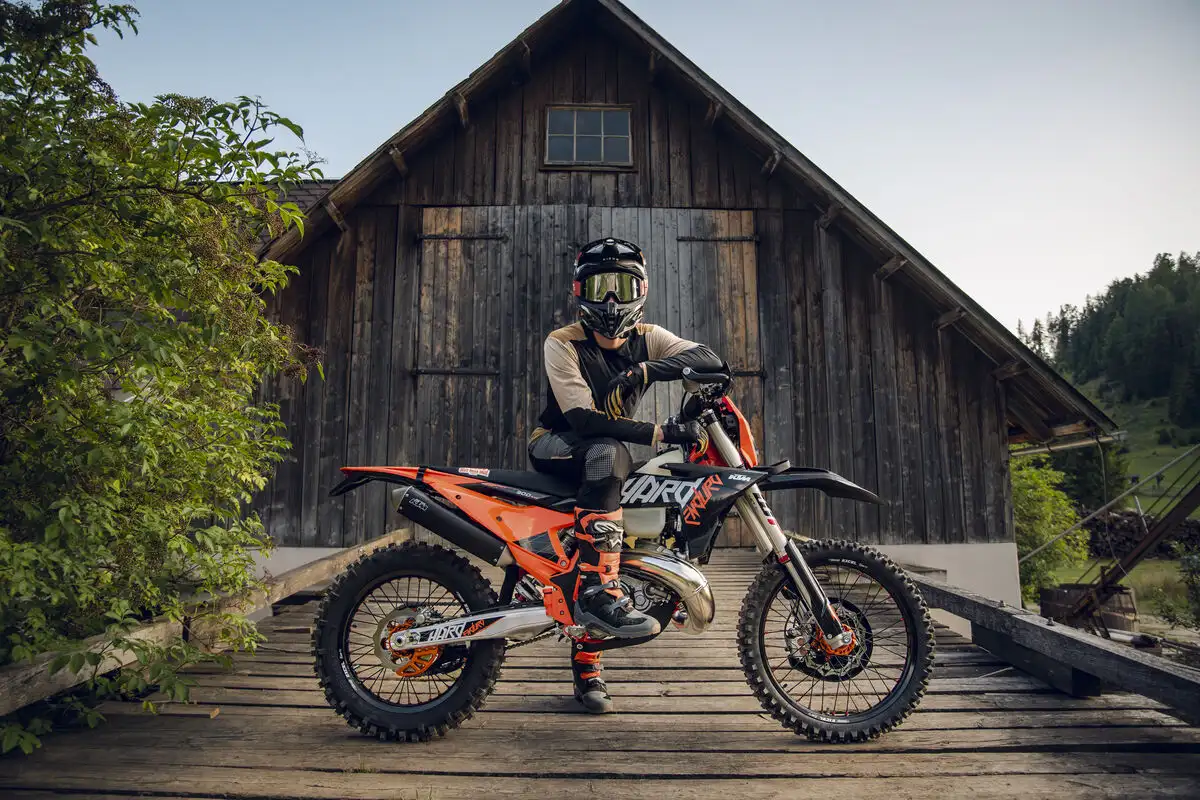 moto KTM 300 hardenduro 2027 4 6