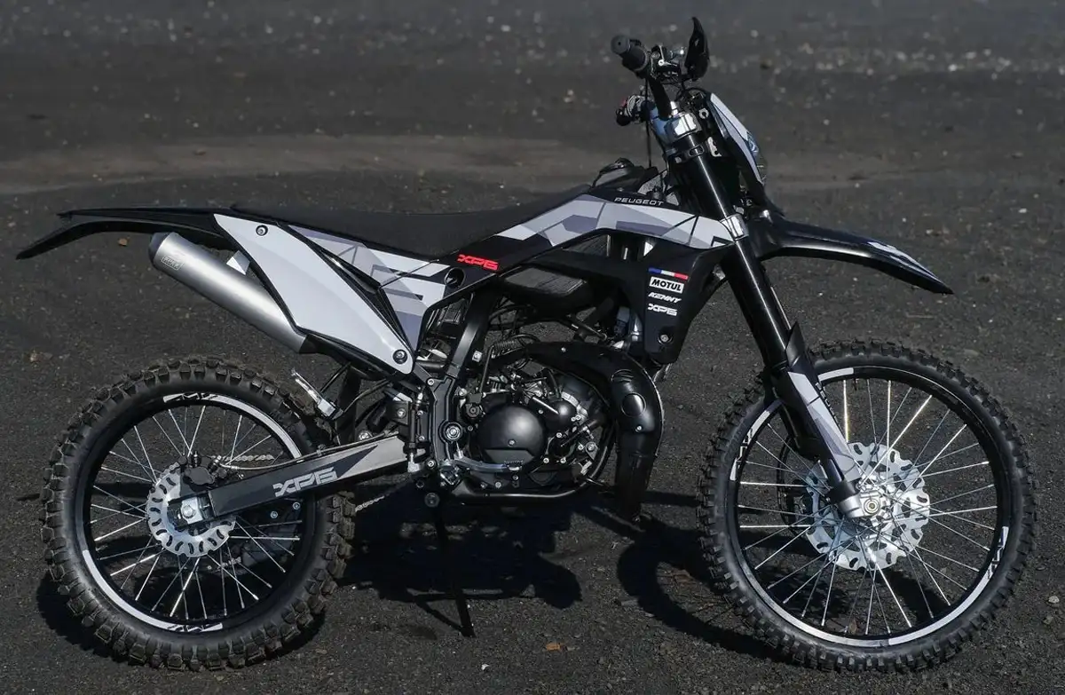 peugeot XP6 Enduro R black 2026