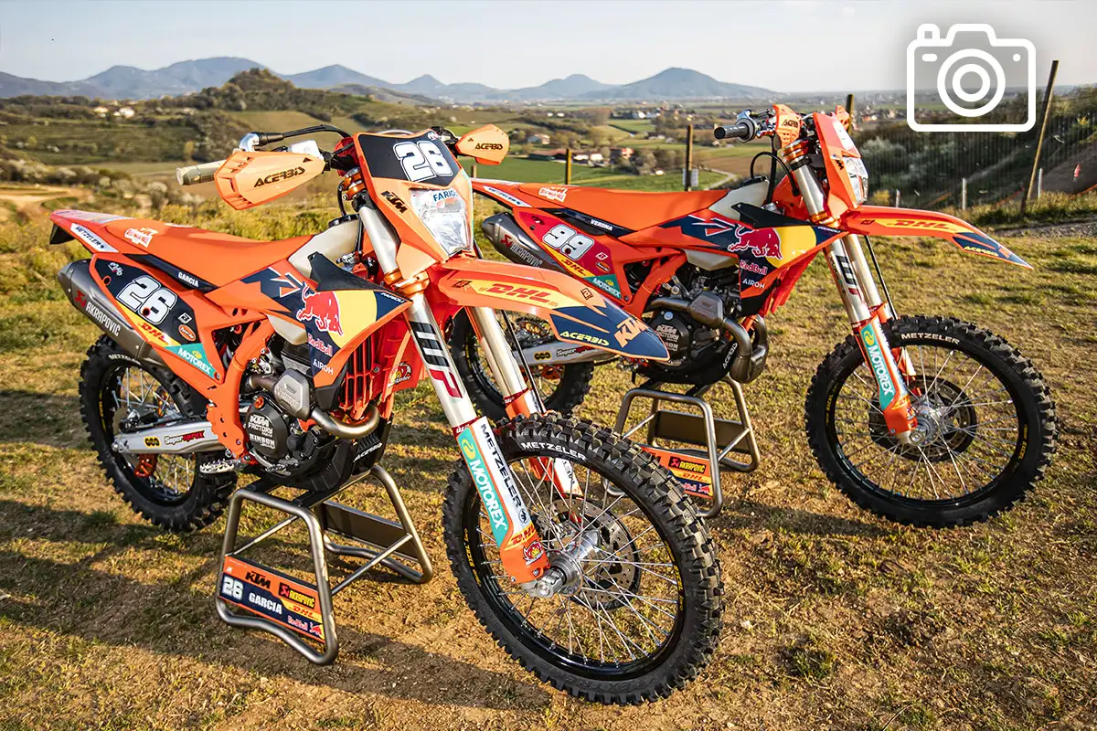 Moto KTM Josep Garcia et moto Andrea Verona