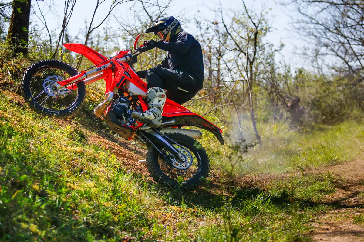 pilote enduro pneu waygom freenduro