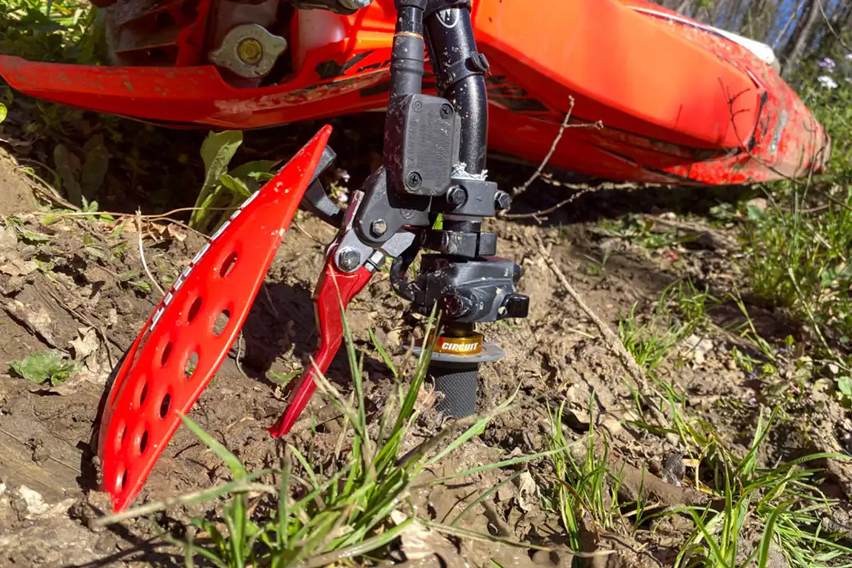 l était beau, il était tout neuf ce combo Circuit... Dommage qu’il ait fini tanké dans la boue 10 minutes après !