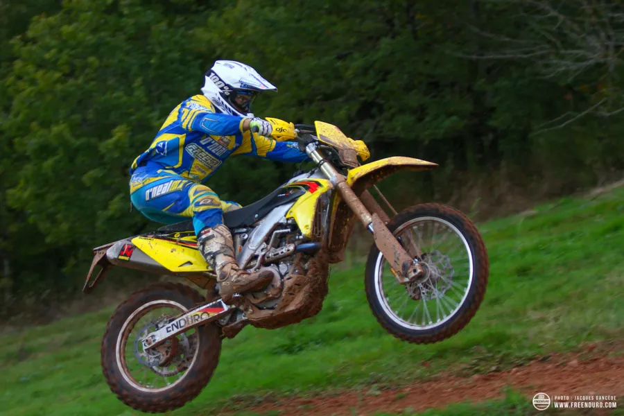 Photo enduro moto suzuki 450 RMZ   2015