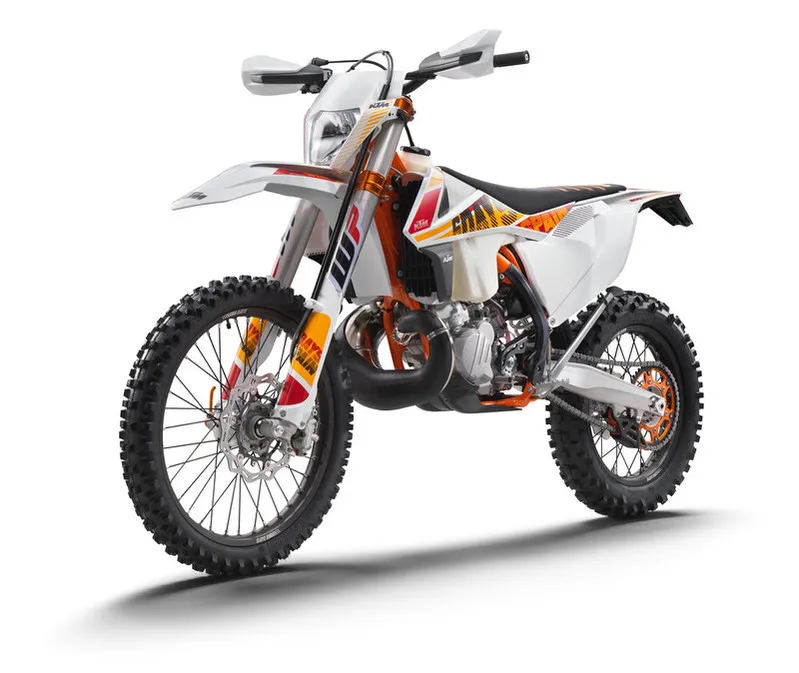 La version 6 Days Espagne de la 300 EXC 2017 KTM EXC SixDays 300 lexc 207