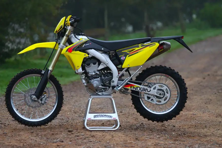 La Suzuki Valenti 450 RM-Z 2015 Suzuki 450 RM-Z enduro valenti